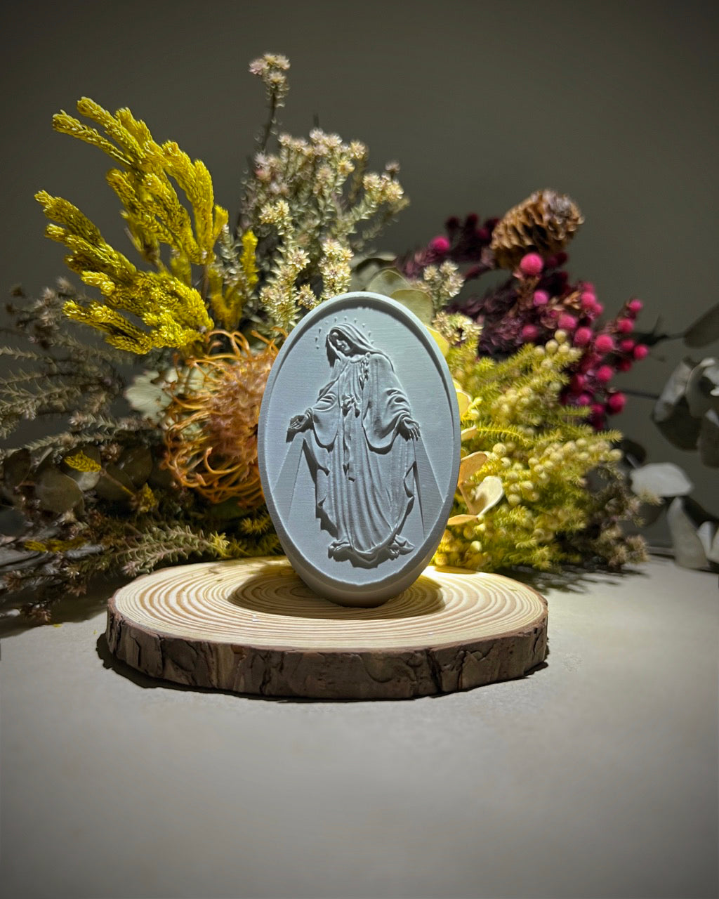 Notre Dame des Grâces - Gris montaigne - Médaillon